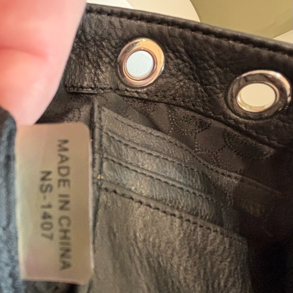 Michael Kors black leather crossbody - Picture 6 of 8